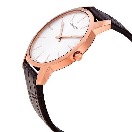 CALVIN KLEIN Quarz Uhr mit silbernem Zifferblatt und braunem Lederarmband für Herren