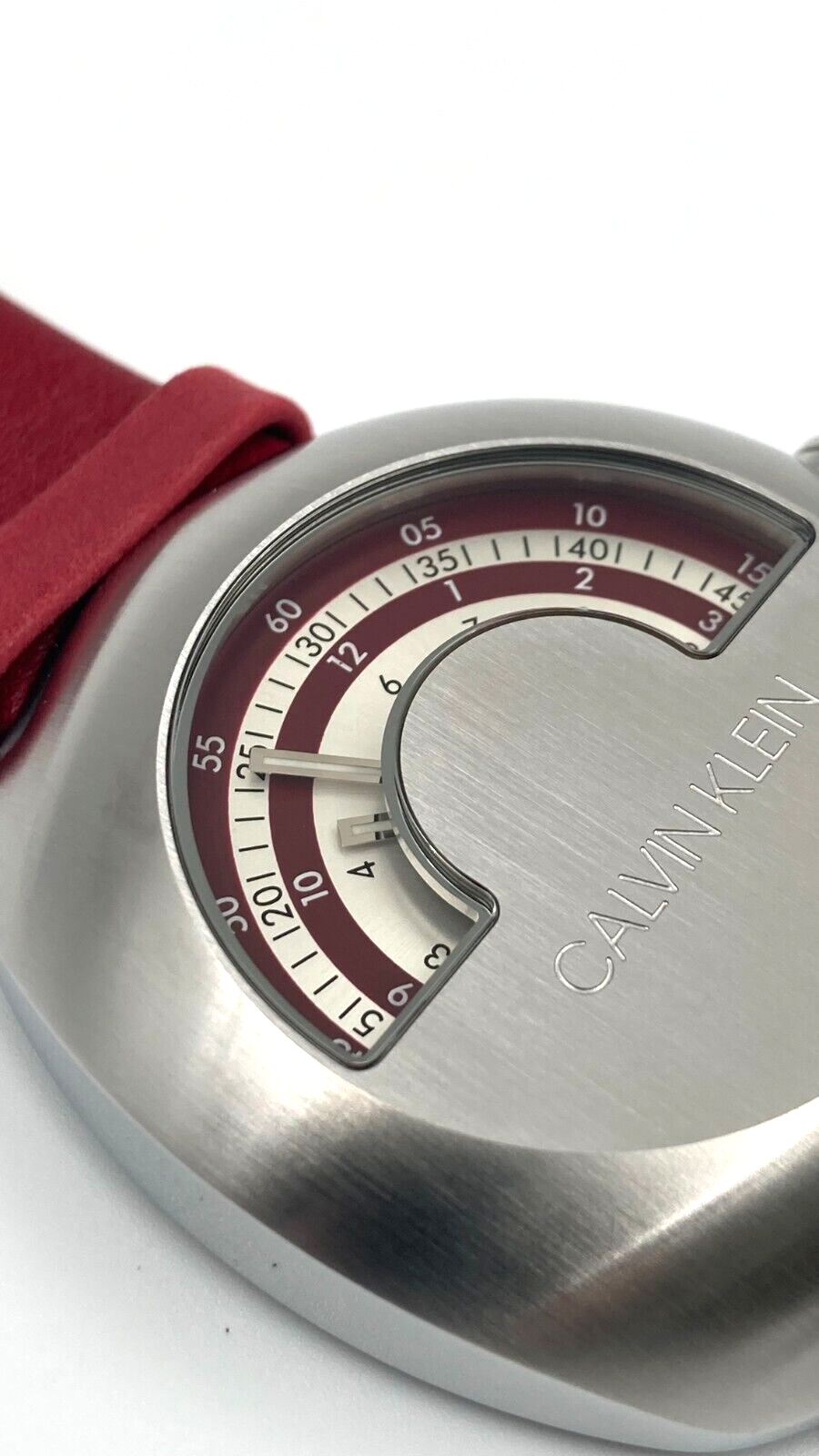CALVIN KLEIN Glimpse Quarz Herrenarmbanduhr mit silbernem Zifferblatt