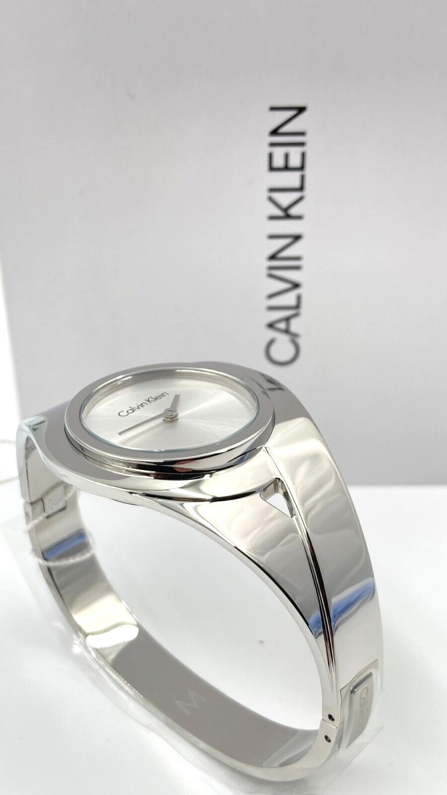 CALVIN KLEIN Sinnliche Silber Zifferblatt Medium Armreif Damen Uhr