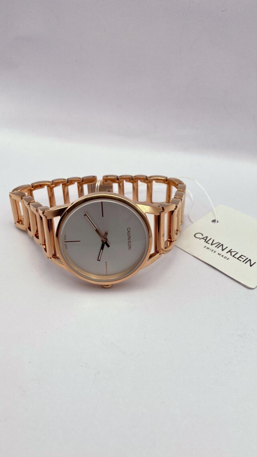 CALVIN KLEIN Stately Damen Quarz Uhr mit silbernem Zifferblatt