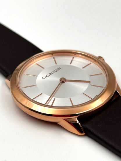 CALVIN KLEIN Minimal Damenarmbanduhr mit silbernem Zifferblatt