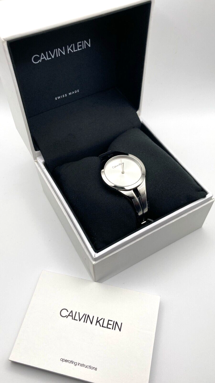 CALVIN KLEIN Addict Silber Zifferblatt Kleine Armreif Damen Uhr