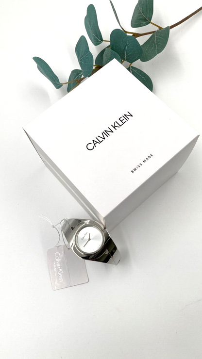 CALVIN KLEIN Sinnliche Silber Zifferblatt Medium Armreif Damen Uhr