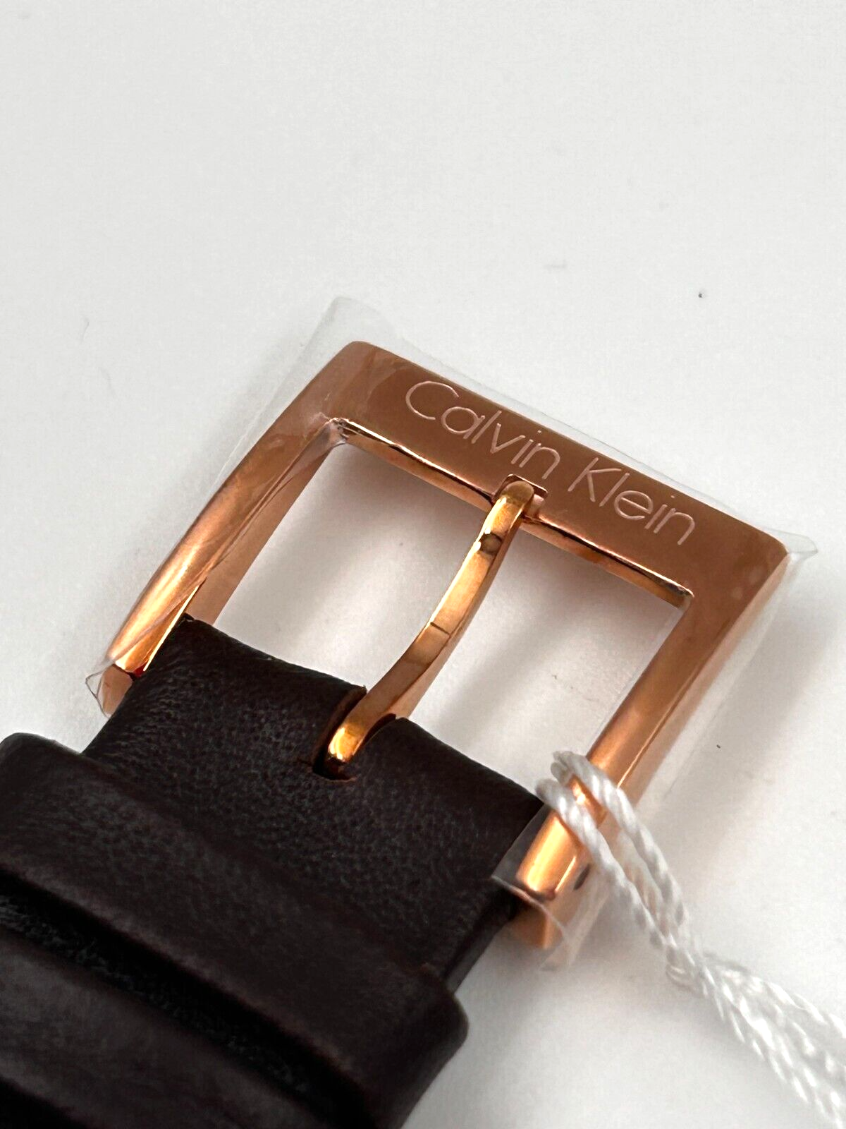 CALVIN KLEIN Minimal Damenarmbanduhr mit silbernem Zifferblatt