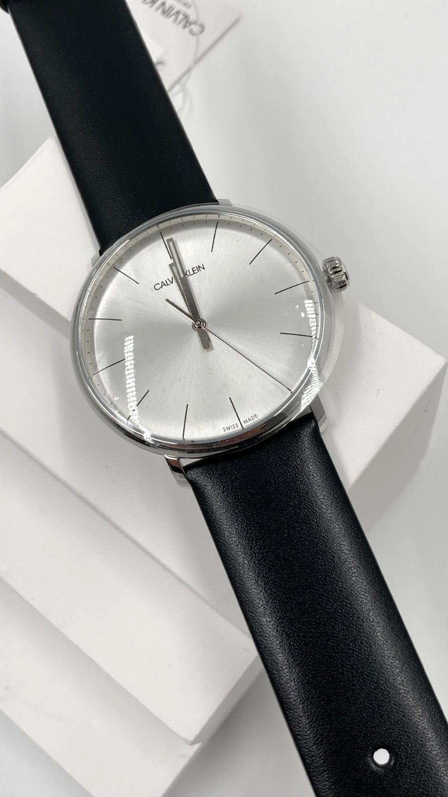 CALVIN KLEIN High Noon Quarz-Herrenuhr mit silbernem Zifferblatt K8M211C6