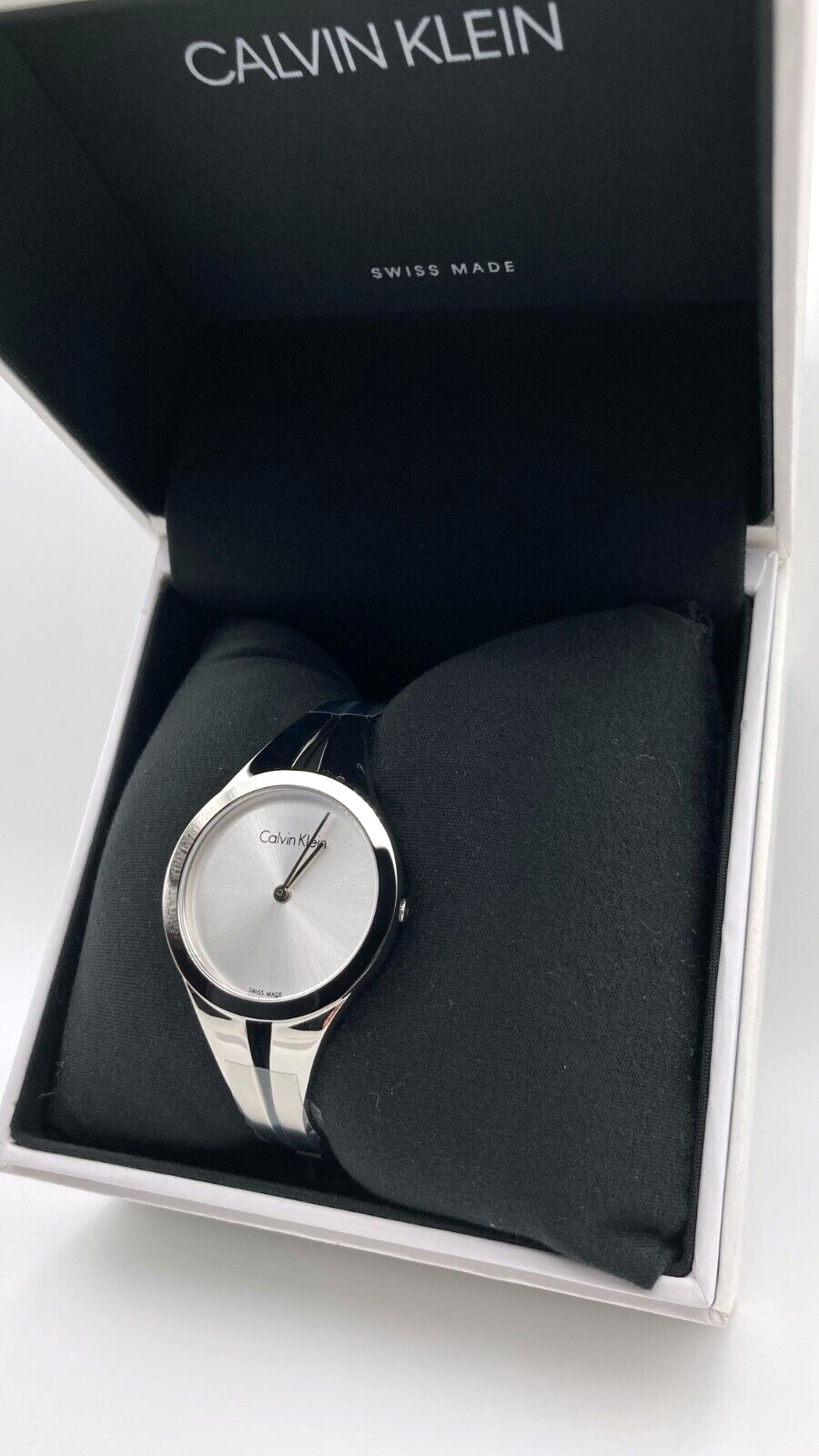 CALVIN KLEIN Addict Silber Zifferblatt Kleine Armreif Damen Uhr