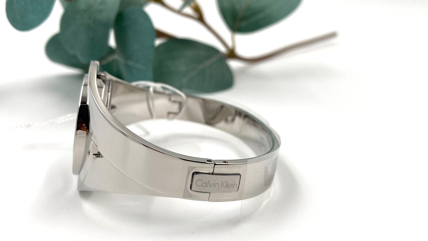 CALVIN KLEIN Sinnliche Silber Zifferblatt Medium Armreif Damen Uhr