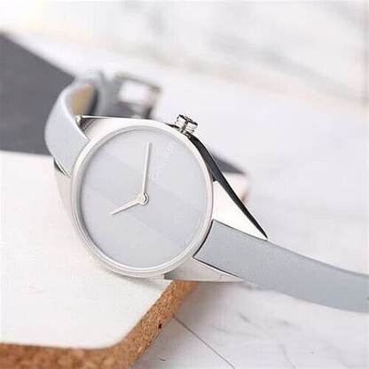CALVIN KLEIN Rebel Damenarmbanduhr mit hellgrauem Zifferblatt
