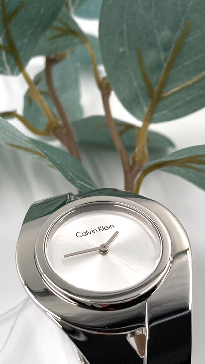 CALVIN KLEIN Sinnliche Silber Zifferblatt Medium Armreif Damen Uhr