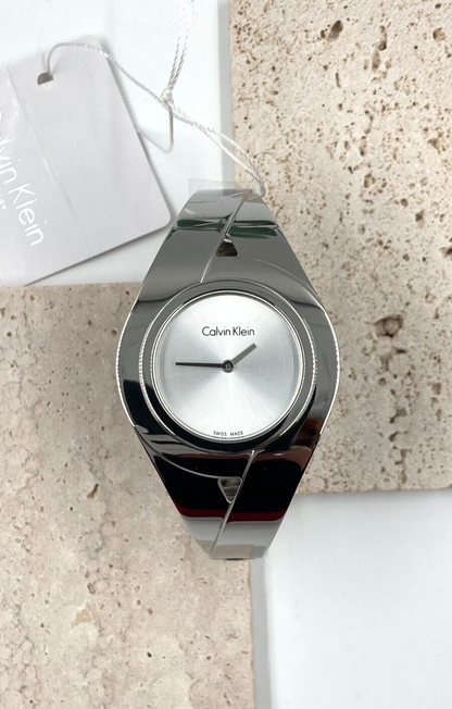 CALVIN KLEIN Sinnliche Silber Zifferblatt Medium Armreif Damen Uhr