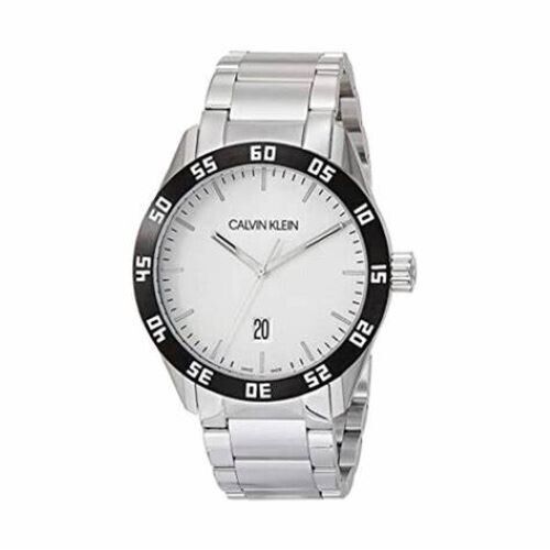 CALVIN KLEIN Quarz Herrenarmbanduhr mit silbernem Zifferblatt