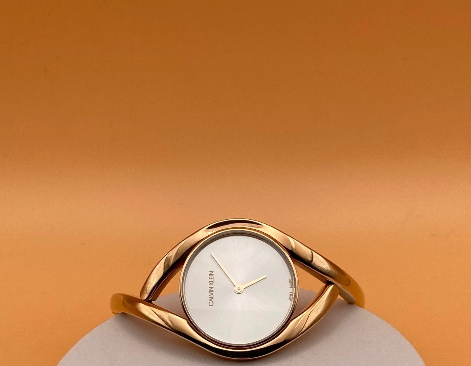 CALVIN KLEIN Party Silber Zifferblatt Kleine Armreif Damen Uhr