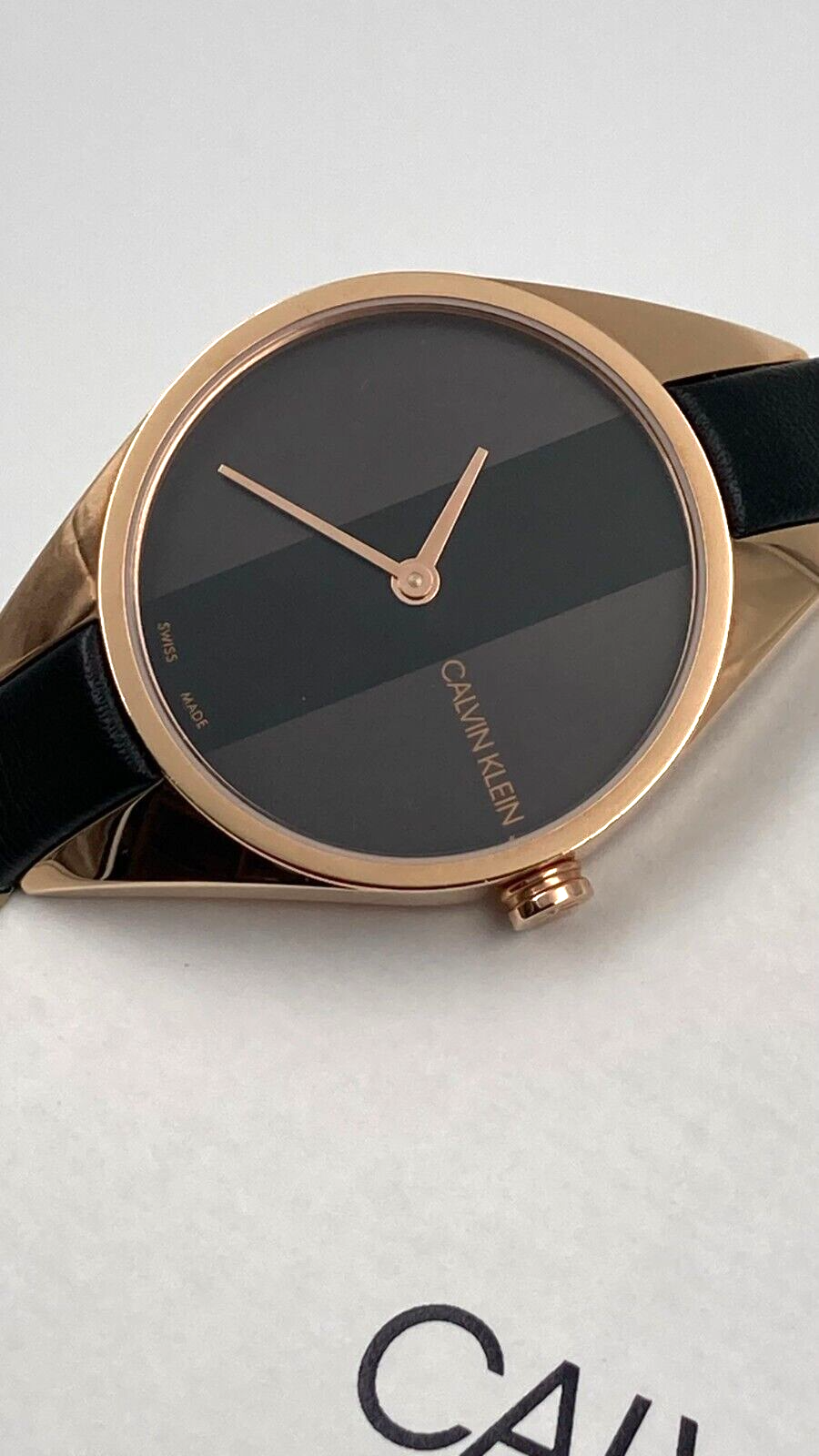 CALVIN KLEIN Rebel Quarz Damenarmbanduhr mit schwarzem Zifferblatt