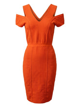 Versace Kleid Orange mit Schulterdetails — ghost