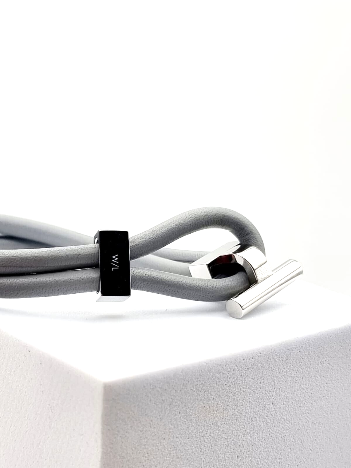 Calvin Klein Anchor Armband aus Edelstahl und Leder, unisex, silberfarben, mit Anker-Design, für Herren und Damen.