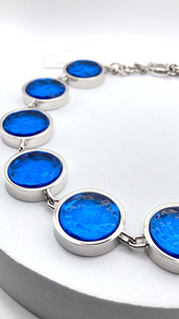 Calvin Klein Charisma Choker-Halskette für Damen aus Silber mit Anhänger, stilvolles Schmuckstück für den Hals.