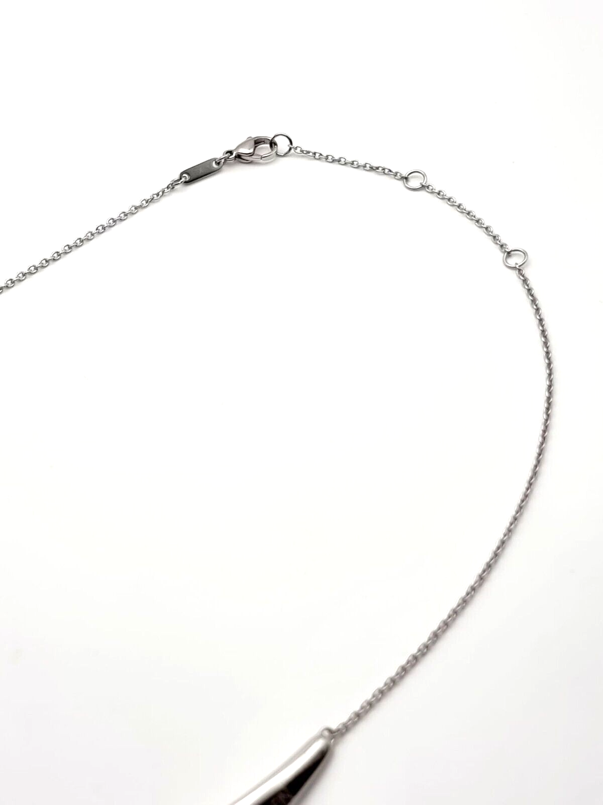 Calvin Klein Groovy Choker Halskette für Damen, silberfarbene Charm- und Anhänger-Halskette, modisches Schmuckstück