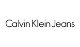 Calvin Klein Jeans Downtown Charm Anhänger aus Edelstahl in Schwarz, detailreiche Schmuckkarte, modisches Accessoire für Damen.