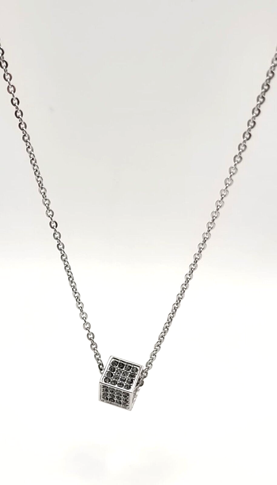 Calvin Klein Rocking Damen-Halskette aus Edelstahl mit Kristallen in Grau, Charms und Anhänger, elegantes Schmuckstück