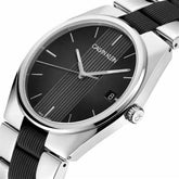 Calvin Klein Contra Herrenuhr mit 40mm Gehäuse, schwarzes Zifferblatt, Quarzwerk und Edelstahlarmband, Swiss Made