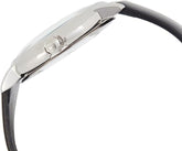 Calvin Klein Herrenuhr Classic mit 43mm Gehäuse, silbernes Zifferblatt und Edelstahlarmband, Swiss Made Quarzuhr.