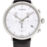 Calvin Klein High Noon Herren-Chronograph mit 43mm Gehäuse, silbernem Zifferblatt und Schweizer Produktion.