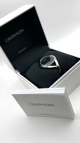 Calvin Klein Damenarmbanduhr Party mit schwarzen Zifferblatt, 28mm Quarzuhr, elegantes schmales Armband, Swiss Made