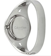 Calvin Klein Sensual Damenuhr mit schwarzem Zifferblatt, Quarzuhr, Swiss Made, 24,5 mm Gehäuse, elegantes Armband