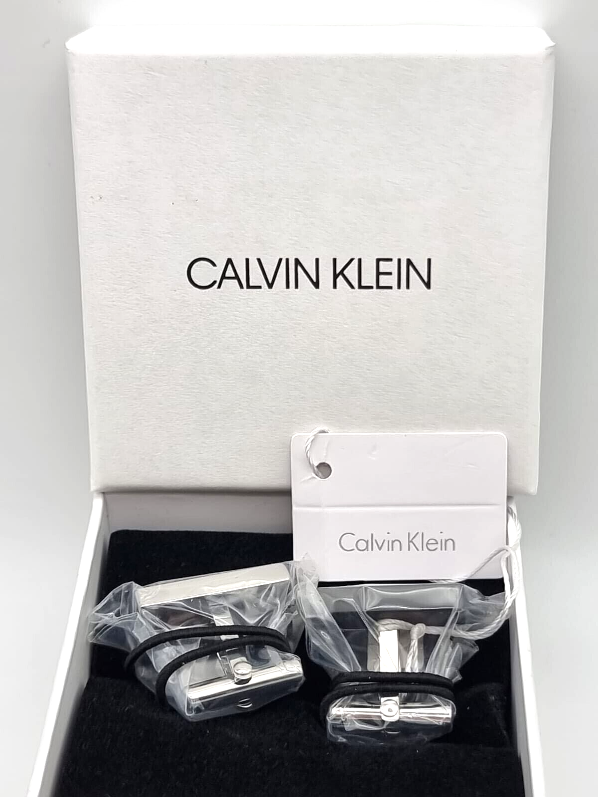 Calvin Klein Boost Manschettenknöpfe für Herren aus Edelstahl in Silber und Schwarz, stilvolle Accessoires für formelle Anlässe