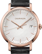 Calvin Klein Classic Herrenuhr mit 43mm Quarzwerk, silbernem Zifferblatt und Edelstahlarmband, Swiss Made, minimalistisches Design