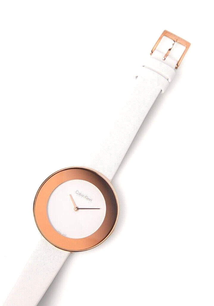 Calvin Klein Chic Damenuhr mit 38 mm Gehäuse, Quarzwerk, Swiss Made, elegantes Edelstahlarmband, modernes Design