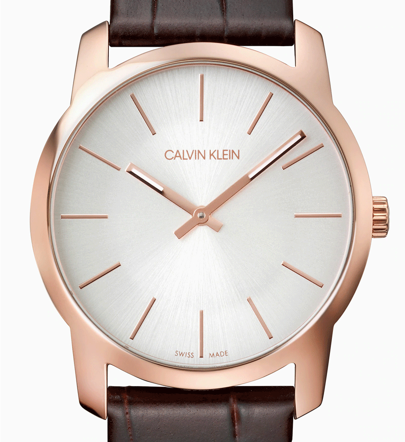 Calvin Klein City Extension Unisex-Uhr mit 37mm Quarzwerk und Swiss Made, silbriges Zifferblatt und Edelstahlarmband