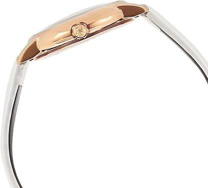 Calvin Klein Damenuhr Classic, 32mm Quarzuhr mit Edelstahlarmband, Swiss Made, stilvolles Design, auf weißem Hintergrund.
