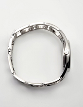 Calvin Klein Quarzuhr 50mm Swiss Made mit schwarzem Zifferblatt und Edelstahlarmband, stilvoll und modern.