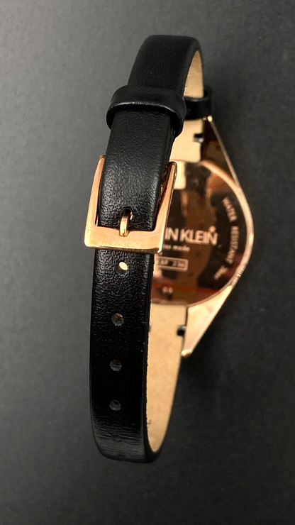Calvin Klein Rebel Damenuhr mit 29mm Gehäuse, Quarzwerk, Swiss Made, stilvolles Design, schwarzes Zifferblatt und Lederarmband