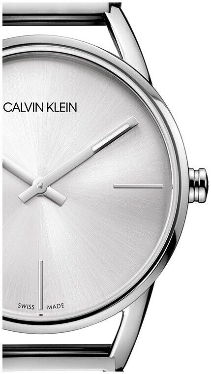 Calvin Klein Stately Quarzuhr mit 33mm Gehäuse, Swiss Made, elegant Armbanduhr für Damen, schwarz-weißes Zifferblatt.