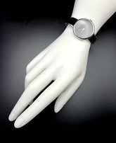 Calvin Klein Seduce Quarzuhr Swiss Made, elegantes Armbanduhrenmodell mit rundem Zifferblatt und stilvollem Design.