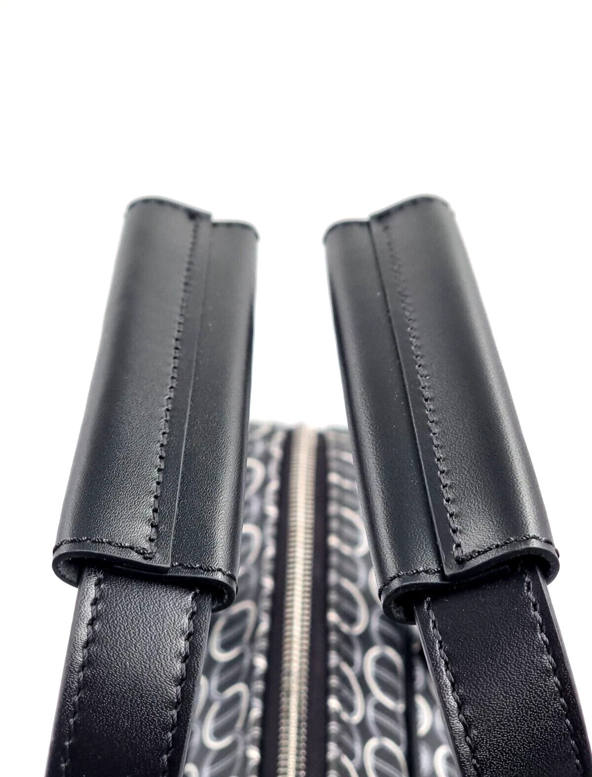 Schwarze Davidoff Colorama Business Tasche mit Reißverschluss, elegante Tasche für Geschäftsbedarf, aus robustem Material.