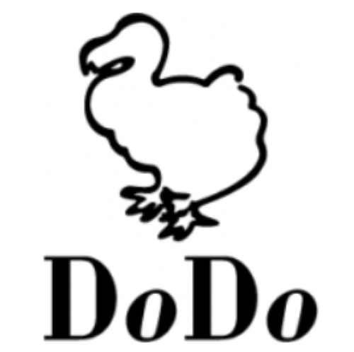 Dodo Precious Tag aus 9kt Roségold mit blauen Saphiren, elegantes Schmuckstück, detailreiche Verarbeitung und edles Design