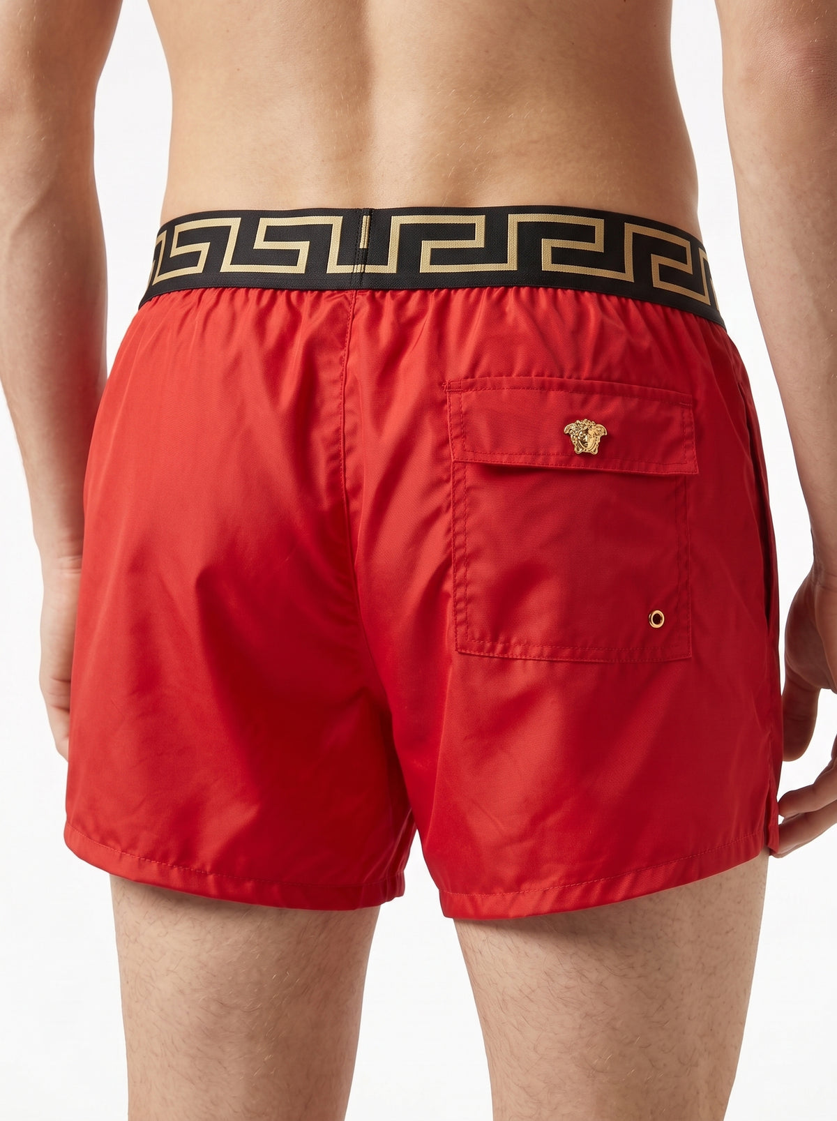 Versace Boxer Rot mit Greca-Muster — on model