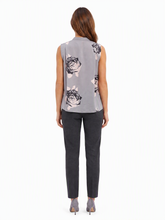 Armani Jeans Bluse Damen ärmellos Rosen-Print Grau — on model