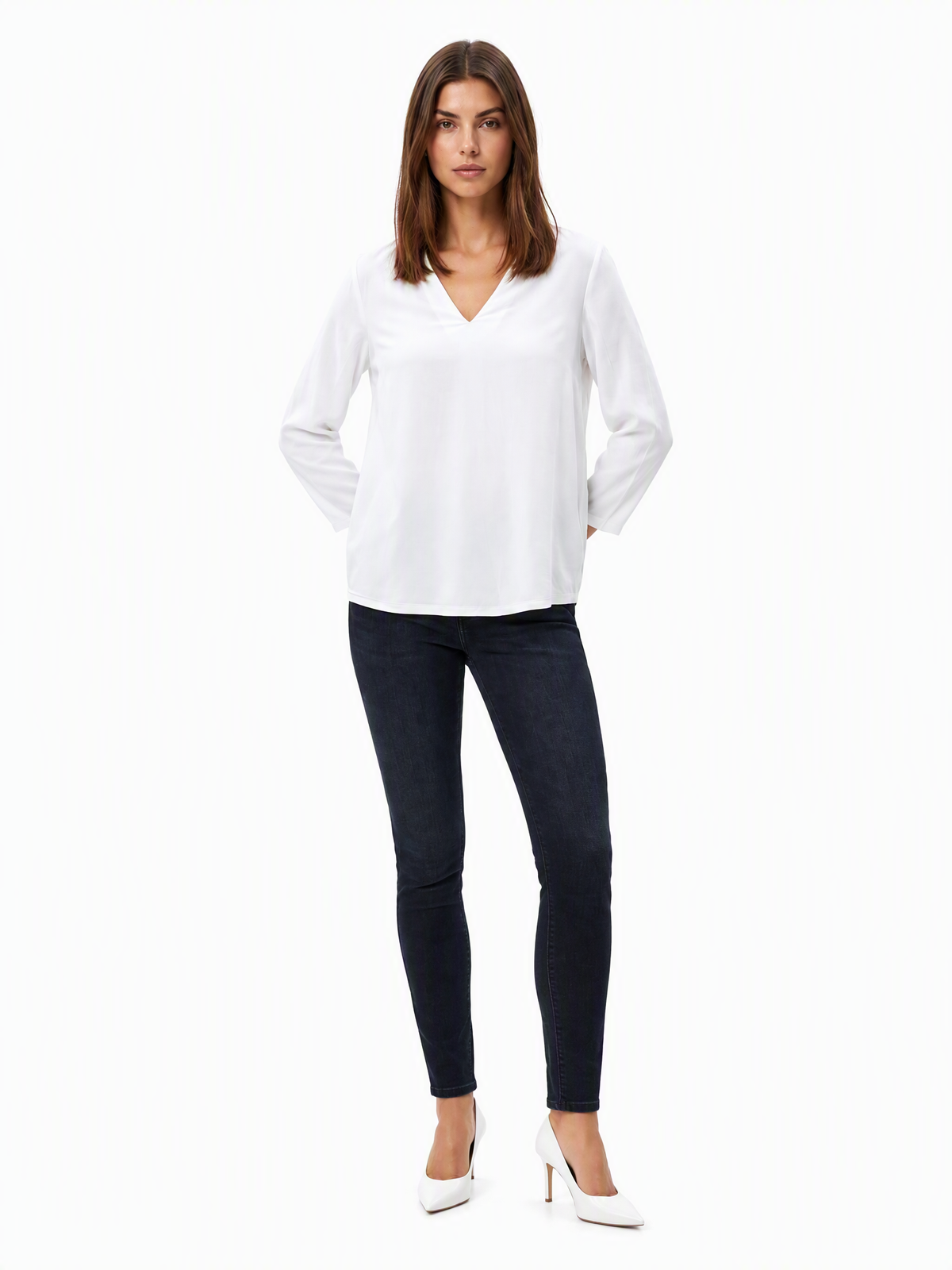 Armani Jeans Bluse Damen Weiß — on model