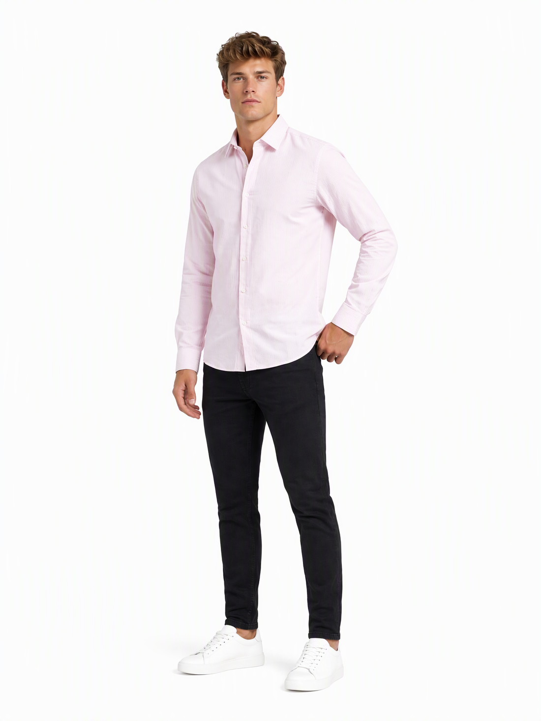 Emporio Armani Herrenhemd Rot-Weiß gestreift — on model