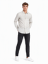 Emporio Armani Herrenhemd Weiß Gestreift — on model