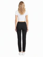 Versace Schwarze Leggings mit Medusa-Detail — on model