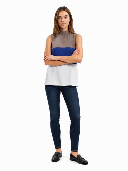Emporio Armani R2K51T R9802 010 R1 Ärmellose Bluse Mehrfarbig — on model