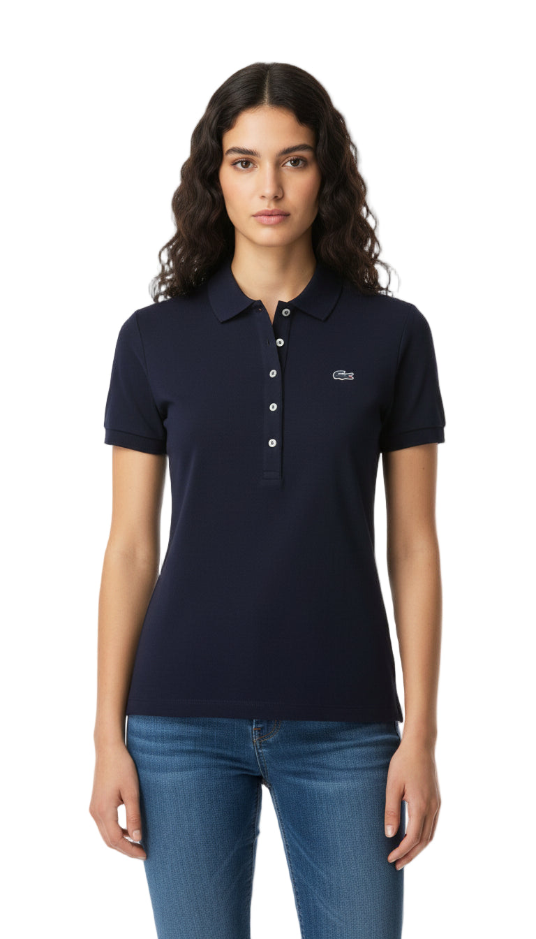 Lacoste Damen Poloshirt kurzarm in Marineblau mit typischem Krokodil-Logo auf der Brust, bequemes Casual-Shirt.