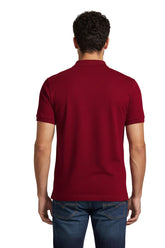 Herren Poloshirt von Lacoste L.12.12 in Bordeaux, mit klassischem Kragen und Logo-Emblem, auf einem weißen Hintergrund.