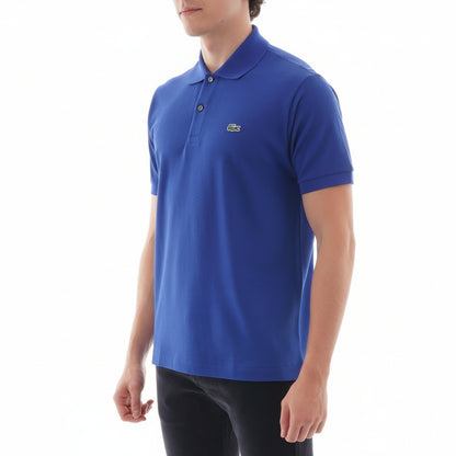 Hellblaues Lacoste Oceane Poloshirt für Herren, bequemes Polo mit typischem Krokodil-Logo, perfekt für sportlichen Look.