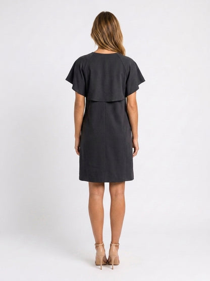 Emporio Armani Kleid Schwarz — on model